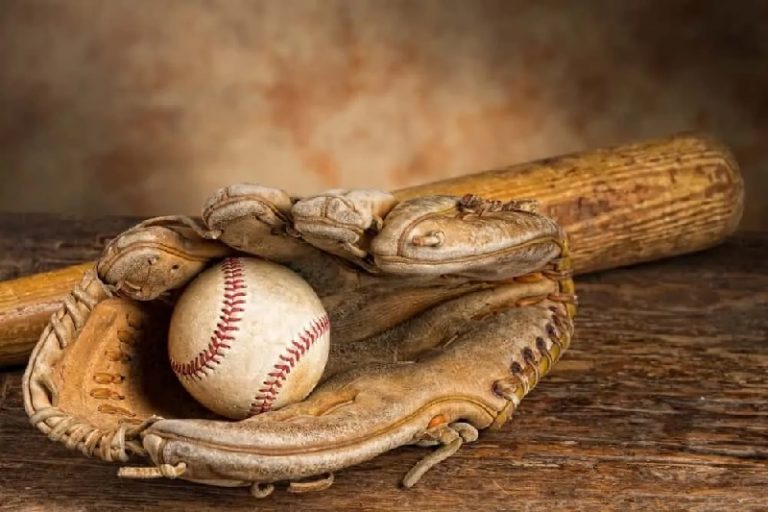 how-long-should-your-baseball-glove-last-metro-league