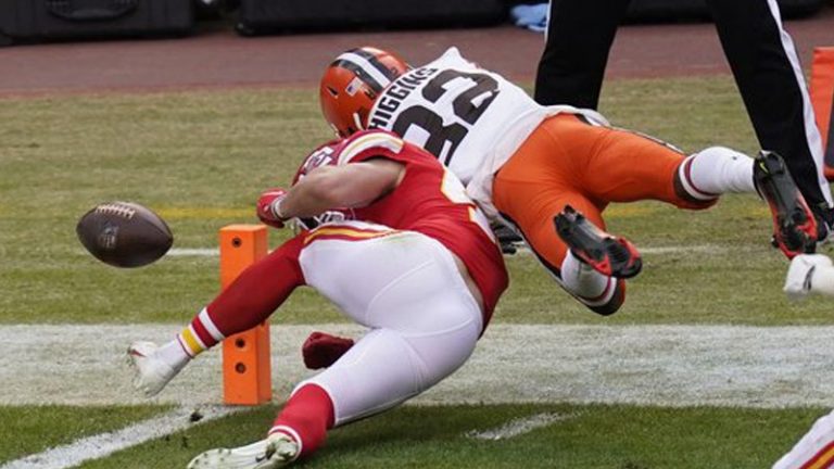 what-happens-if-you-fumble-into-the-endzone-in-rugby-metro-league