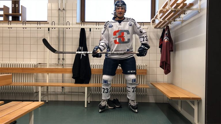 what-pads-do-hockey-players-wear-metro-league