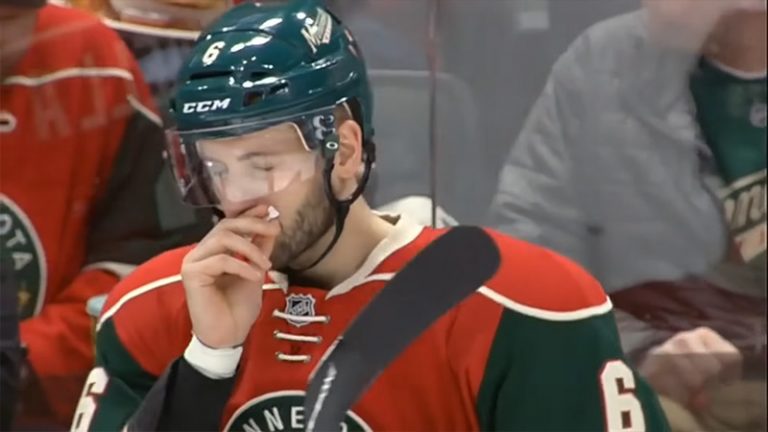 what-does-smelling-salts-do-for-hockey-players-metro-league