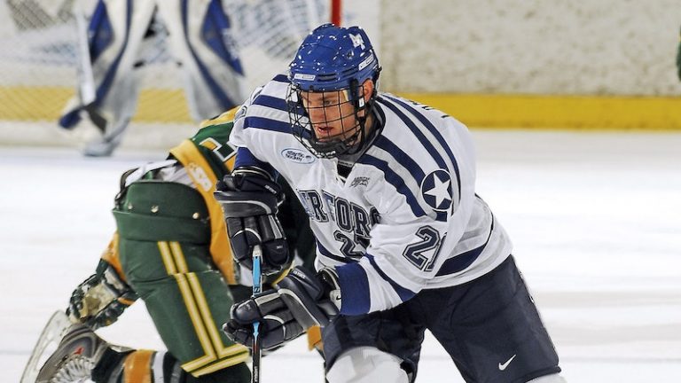 why-are-figure-skaters-wearing-gloves-metro-league