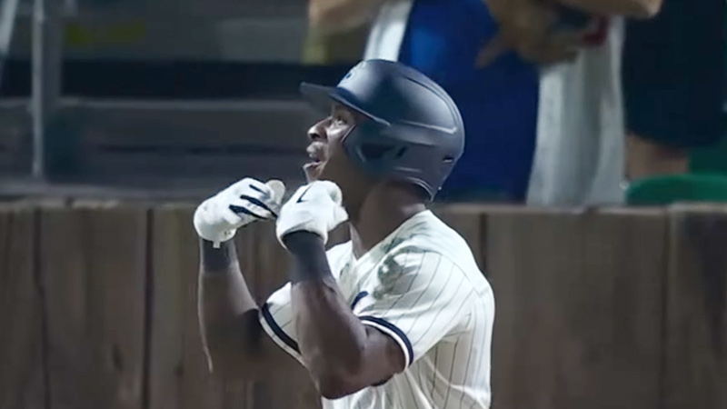 The masculine urge to have as much drip and be as good of a baseball player  as Tim Anderson 😌 but we all know that's impossible 😩…