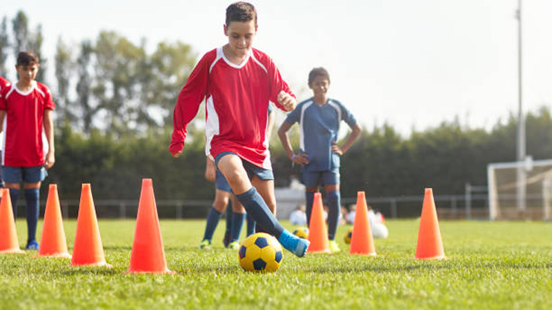 A Comprehensive Soccer Dribbling Drills List - Metro League